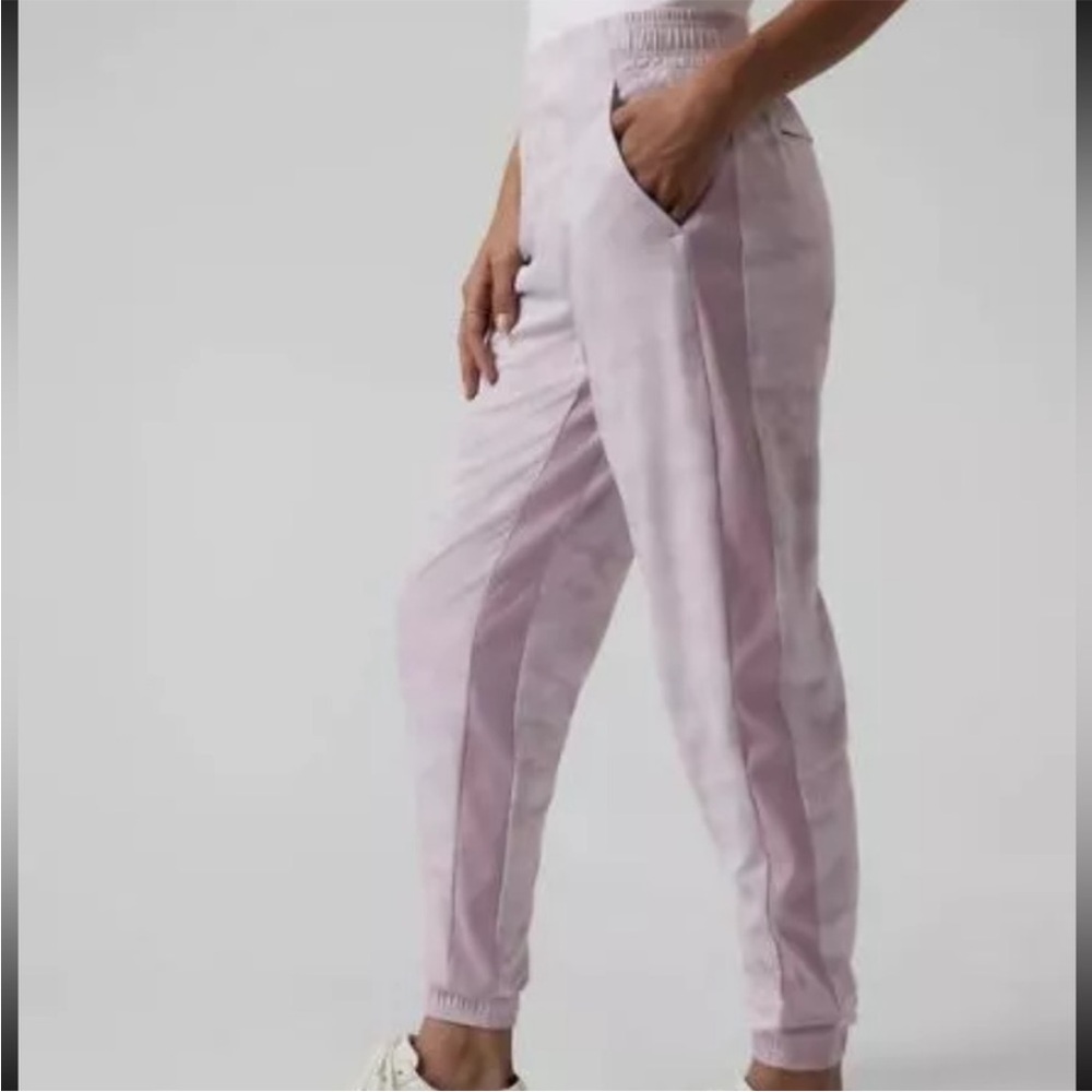 Athleta Women's Brooklyn Lined Camo Jogger Size 12 Camo Lux Shasta Purple